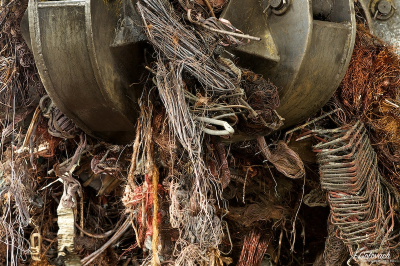 Illustration for article titled El hermoso espectáculo de fabricar cable de cobre, en imágenes